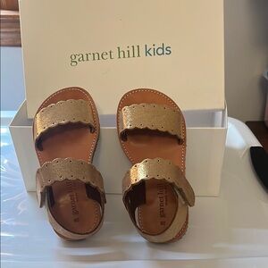 Garnet Hill Gold Sandals Comfortable Slip-On Design